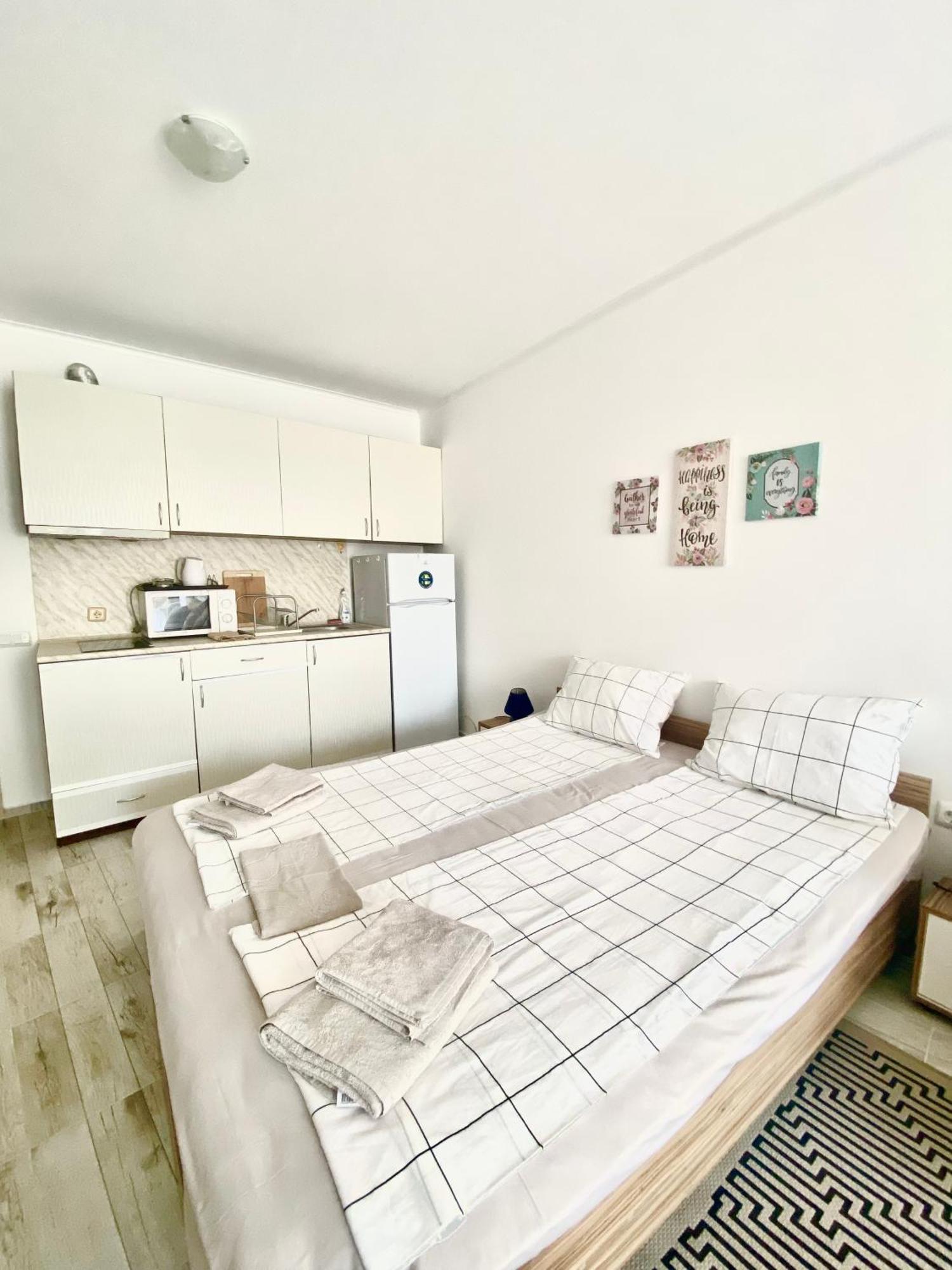 Apartments In Sunny Island Complex Czernomorec Zewnętrze zdjęcie